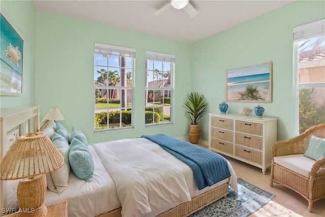 bedroom with ceiling fan