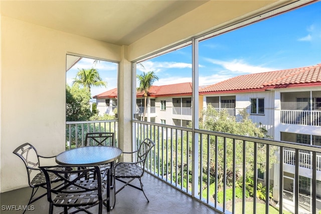 view of sunroom / solarium