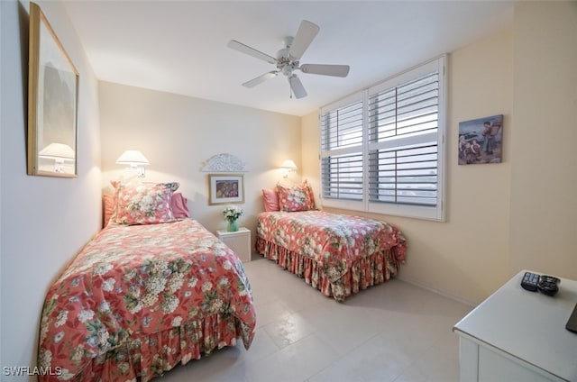 bedroom featuring ceiling fan