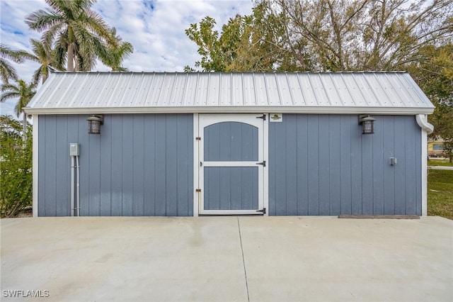 view of outbuilding