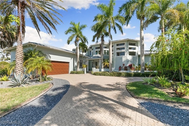 view of front facade featuring a garage