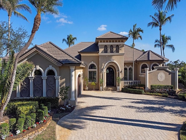 view of mediterranean / spanish-style house