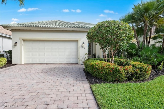 view of front facade with a garage