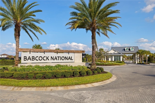 view of community / neighborhood sign