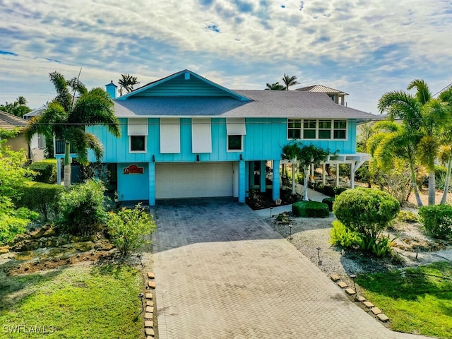 view of front of house with a garage