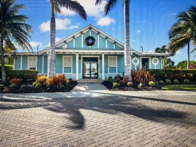 bungalow-style home with covered porch