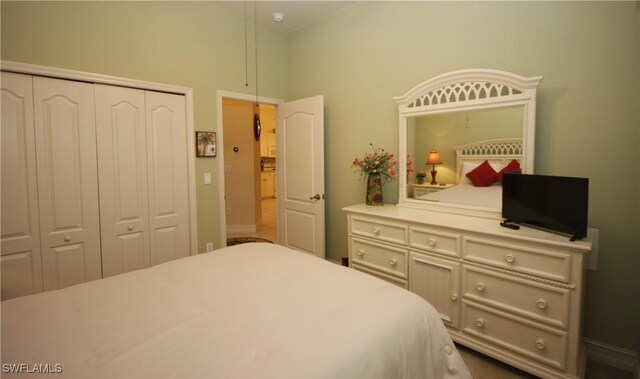 bedroom with a closet