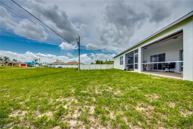 view of yard featuring a patio area