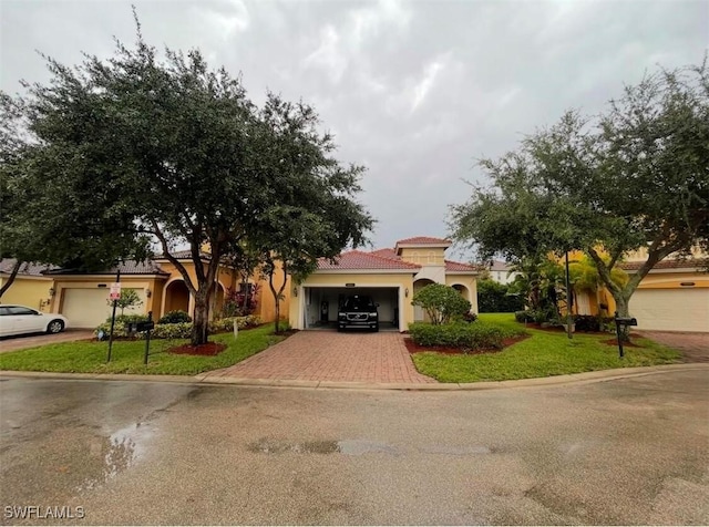 view of front of home with a front lawn