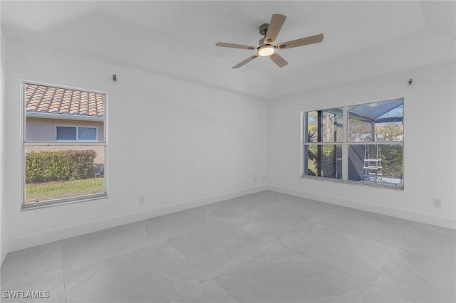 empty room featuring ceiling fan