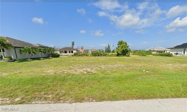 Listing photo 3 for 718 NW 38th Pl, Cape Coral FL 33993