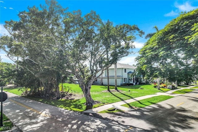 Listing photo 3 for 490 1st Ave S, Naples FL 34102