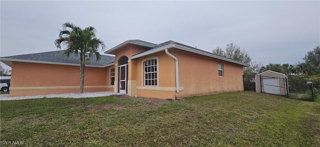 exterior space featuring a lawn