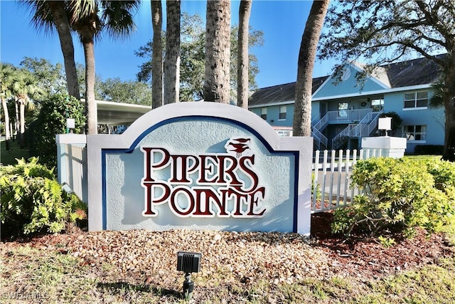 view of community / neighborhood sign