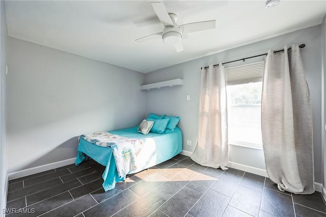 bedroom with ceiling fan