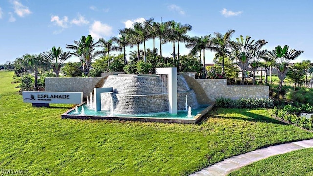 15745 Cortina St, Naples, FL 34114 - surrounding community featuring a yard