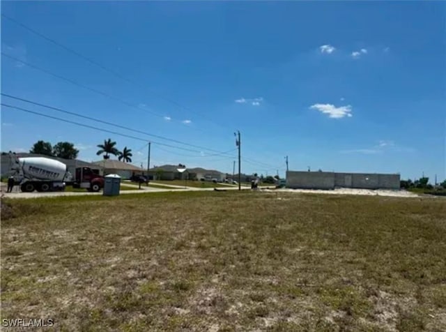 Listing photo 3 for 232 NW 23rd Ave, Cape Coral FL 33993