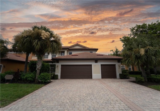 view of front facade with a garage