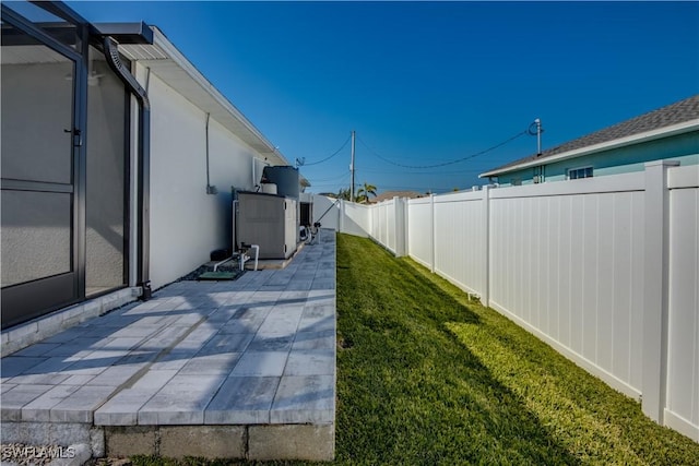 view of yard with a patio