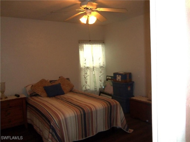 bedroom featuring ceiling fan