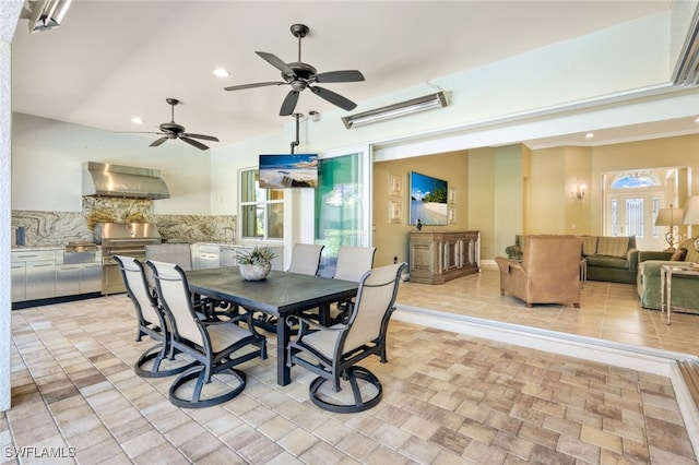 dining space with ceiling fan