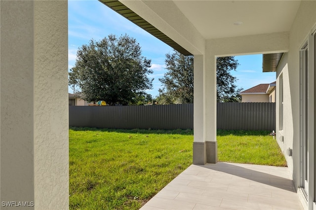 view of yard featuring a patio