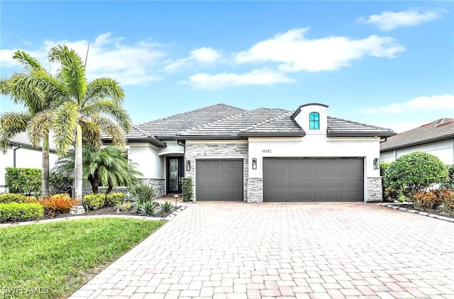 view of front of house featuring a garage