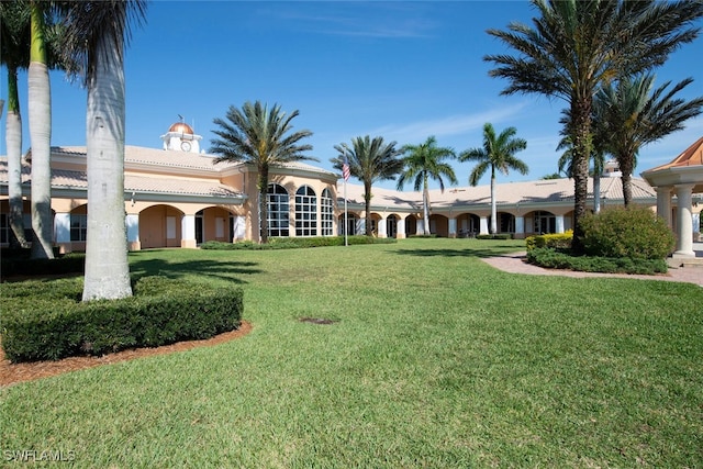 exterior space featuring a lawn