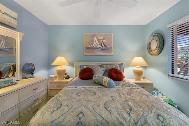 bedroom with ceiling fan