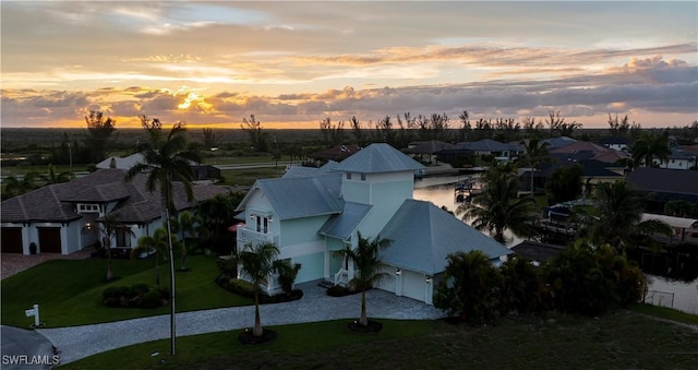 view of aerial view at dusk