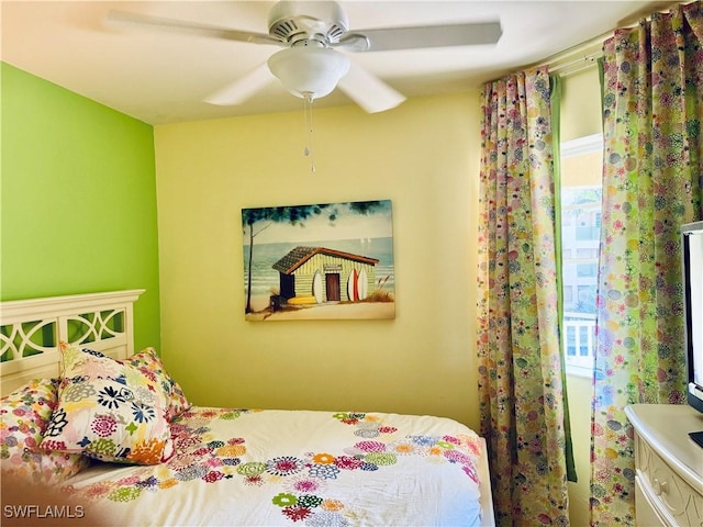 bedroom featuring ceiling fan