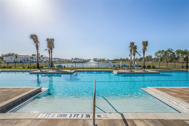 view of swimming pool