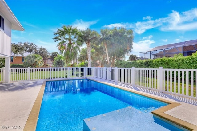 view of swimming pool