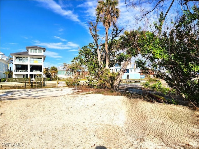 Listing photo 3 for 1339 Santos Rd, Fort Myers Beach FL 33931