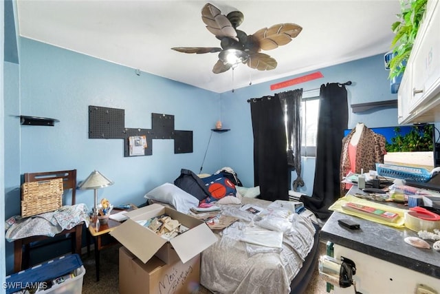 bedroom with a ceiling fan