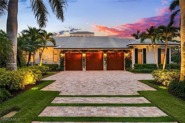 view of front facade with a garage