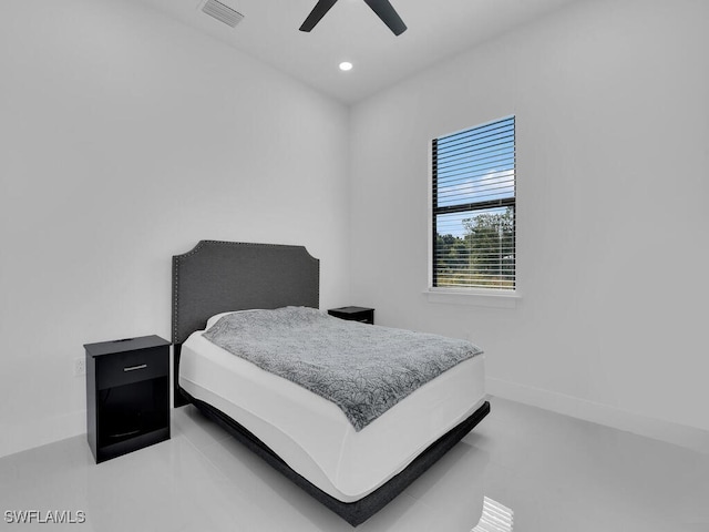 bedroom with ceiling fan