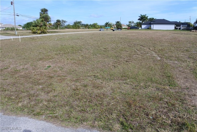 Listing photo 3 for 2014 NE 25th Ter, Cape Coral FL 33909