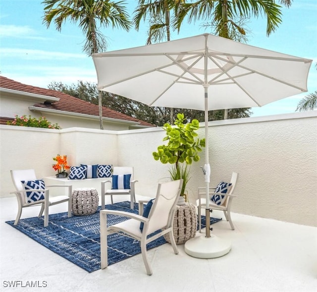 view of patio / terrace featuring outdoor lounge area