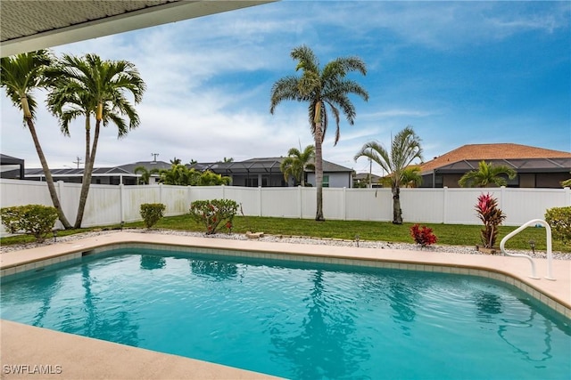 view of swimming pool