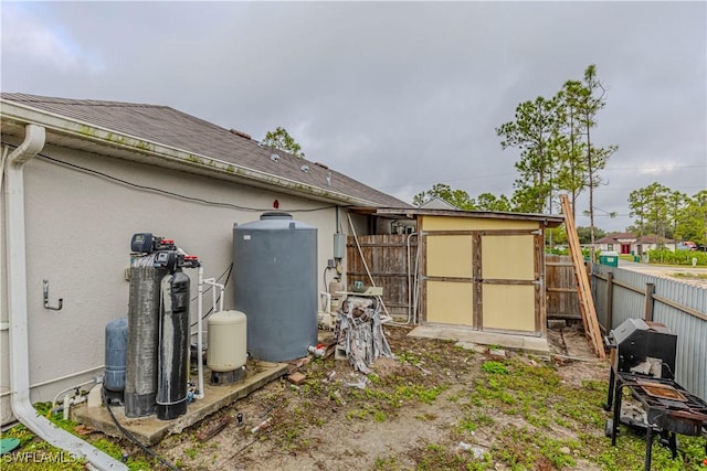 exterior space featuring a storage shed