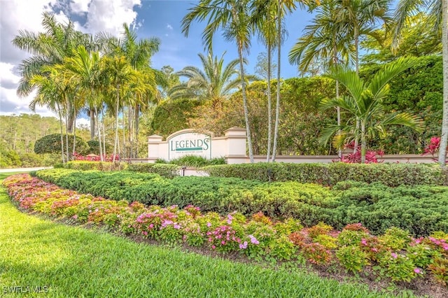 view of community / neighborhood sign