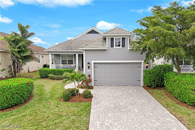 view of front of property featuring a front yard and a porch