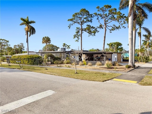 view of front of house with a front yard