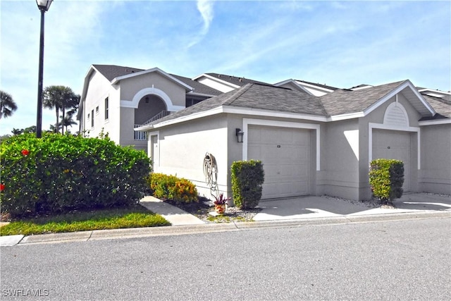 view of front facade featuring a garage