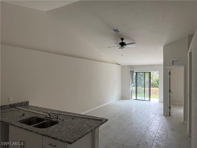 Listing photo 3 for 525/527 NE 25th Ave, Cape Coral FL 33909