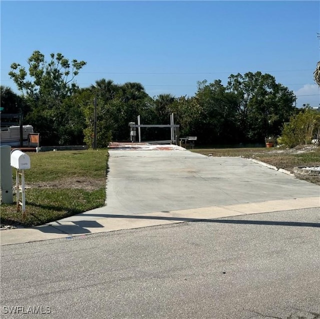 Listing photo 2 for 11470 Dogwood Ln, Fort Myers Beach FL 33931