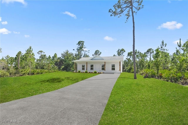 view of front of house with a front yard