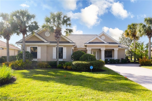 view of front of property with a front yard