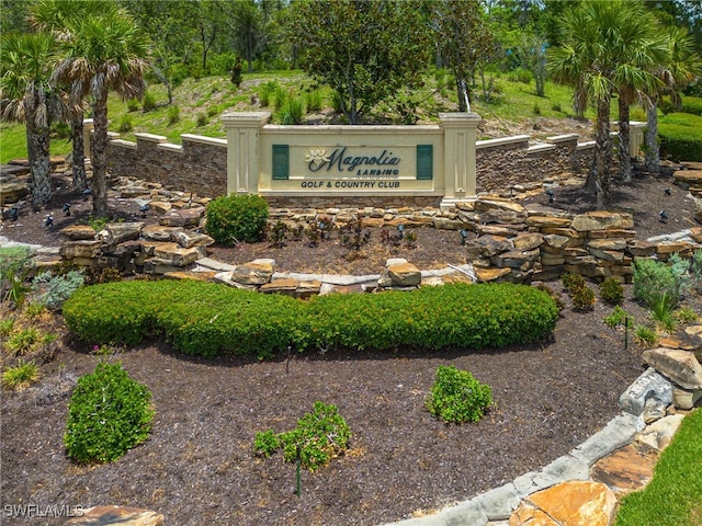 view of community / neighborhood sign